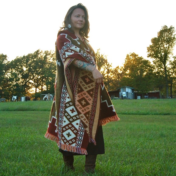 Sweaters - Artisanal Ecuadorian Alpaca Poncho